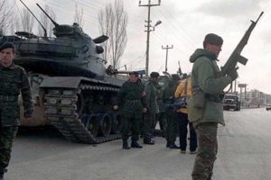 'Tankları y&uuml;r&uuml;ten komutan'a tutuklama