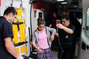 Dikkatli &ouml;ğretmenler &ouml;ğrencilerin zehirlenmesini &ouml;nledi