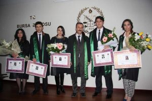&Ccedil;i&ccedil;eği burnunda avukatlar c&uuml;bbelerini giydi