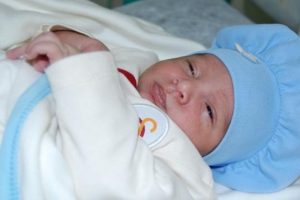 Camiye terk edilen bebek evlatlık verildi