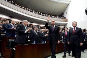 &Ccedil;i&ccedil;ek'ten AK Parti Grubu'na uyarı