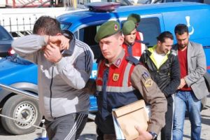 Polisten sahte dolar operasyonu