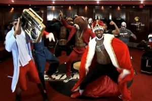 LeBron ve arkadaşlarını hi&ccedil; b&ouml;yle g&ouml;rmediniz!