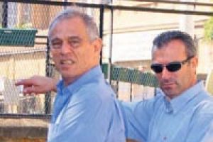Kıbrıs'ı ikiye b&ouml;len bakan