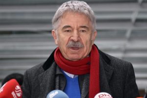 Gelininden Ali Kırca'ya şok su&ccedil;lama
