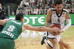 Anadolu Efes'in serisi Atina'da sonlandı