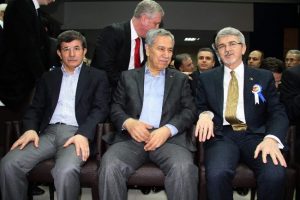 Arın&ccedil; ve Davutoğlu, Bosna Hersek'in bağımsızlık g&uuml;n&uuml; kutlamalarına katıldı
