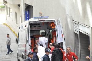 M&uuml;sl&uuml;m G&uuml;rses'in cenazesi hastaneden alındı
