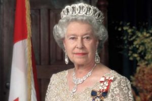 Krali&ccedil;e 2. Elizabeth hastaneye kaldırıldı