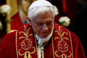 Yeni Papa'ya mezarda emeklilik!