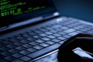 Girdiği hapishanenin bilgisayar ağını hack'ledi