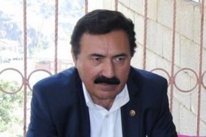 BDP'li vekilden T&uuml;rk bayrağı jesti