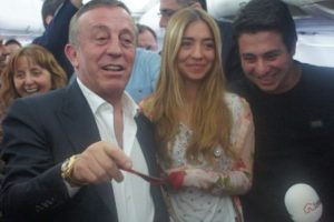 Ali Ağaoğlu'nu u&ccedil;akta b&uuml;y&uuml;k s&uuml;rpriz