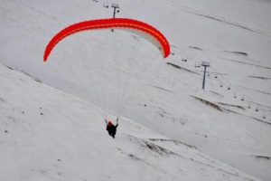 Van kayak merkezinde yama&ccedil; paraş&uuml;t&uuml; keyfi