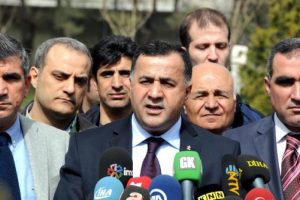 Diyarbakır'da '&Ccedil;&ouml;z&uuml;m s&uuml;reci'ne destek a&ccedil;ıklaması
