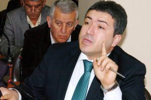 İl Genel Meclisi'nde okul tartışması