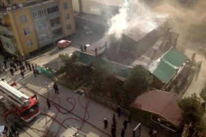 Ş&ouml;mineden sı&ccedil;rayan kıvılcım kafeyi yaktı
