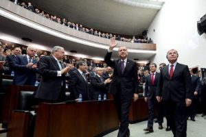 AK Parti 'balkon' uyarısını dikkate alacak