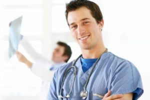 Kadınlar evlenmek i&ccedil;in doktorları tercih ediyor