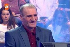 Karslı &ccedil;oban, &uuml;niversiteli gen&ccedil;lere taş &ccedil;ıkardı