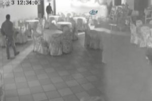 D&uuml;ğ&uuml;n salonunda hırsızlık