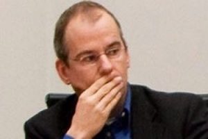 İslam karşıtı partinin &uuml;yesi M&uuml;sl&uuml;man oldu