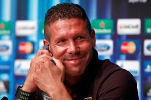 Atletico Simeone'yi bırakmıyor