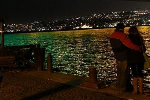 İstanbul Boğazı yeşile b&uuml;r&uuml;nd&uuml;