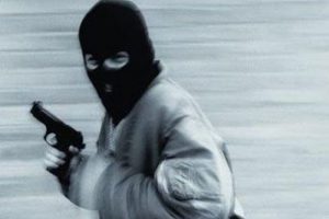 Bankadan 30 bin lirayı aldı ve ka&ccedil;tı!