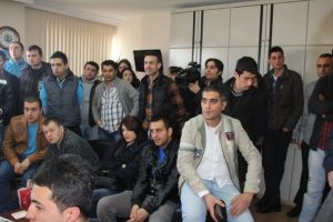 Sendikaya &uuml;ye olan AVM iş&ccedil;ileri işten atıldı