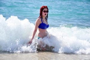 Alanya plajları tatilcilerle renklendi