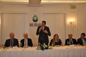 "Hizmet sekt&ouml;r&uuml;ne kayan ilgi korkutuyor"