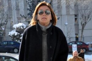 'İki ay ge&ccedil;ti dosya bir kat yukarı &ccedil;ıkamadı'