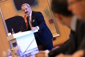 Babam 'ODT&Uuml;'y&uuml; sil, kom&uuml;nist olursun' dedi