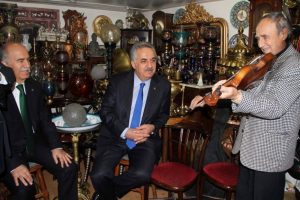 Bakana esnaftan keman resitali