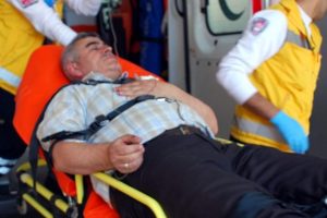 Spiral makinesiyle ağa&ccedil; keserken elini kesti