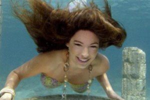 Kelly Brook Denizkızı oldu