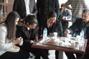 &Ouml;ğretmenini &ouml;ld&uuml;ren &ouml;ğrenciye 20 yıl!