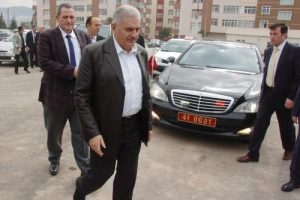 Bakan Yıldırım 'Y&uuml;ksek Hızlı Tren' &ccedil;alışmalarını inceledi