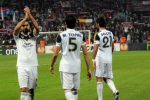 Fenerbah&ccedil;e kariyer rekoruna gidiyor