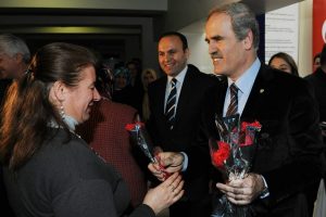 "Kadın sağlıklı toplumun temel taşıdır"