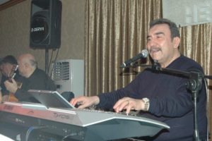 &Uuml;mit Besen'in Bursa konserine &uuml;nl&uuml; yağmuru