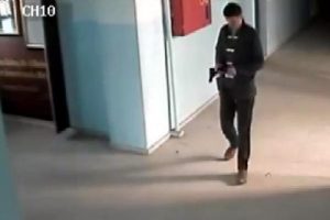 Kurusıkı tabancayla okulda dehşet