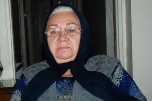 3 ay karnında makasla yaşadı