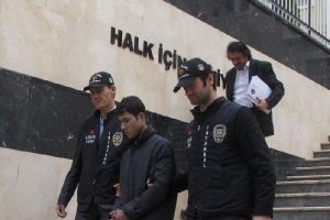 Bir haftalık patronunu &ouml;ld&uuml;rm&uuml;ş