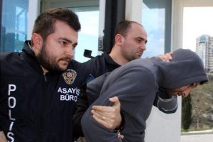 Cezaevi firarisi 12 kilo esrarla yakalandı