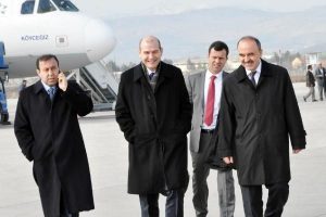 "&Ccedil;&ouml;z&uuml;m s&uuml;reci i&ccedil;in Başbakan b&uuml;y&uuml;k risk alıyor"