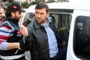 Elazığ'dan İzmit'e gelip eşini bı&ccedil;akladı