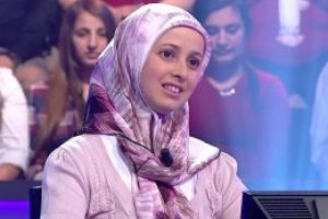 Kim Milyoner Olmak İster'de muhtar adayı bayan yarışmacı