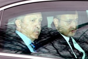 'Kendi tasarruflarına h&uuml;k&uuml;meti alet etmesinler'